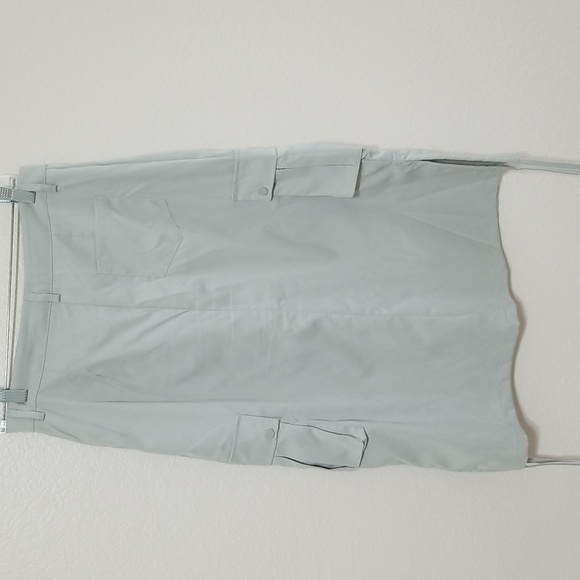 Modern style skirt midi light gray 4 pockets on the front &one on the back .S/M - Picture 4 of 8